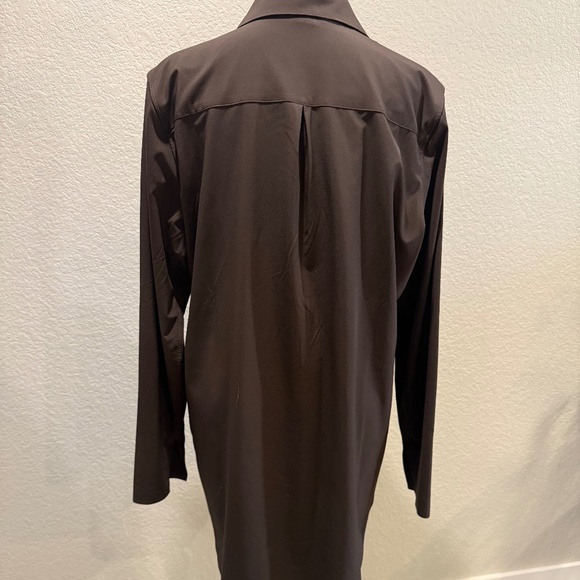 Athleta Urbanite UPF 50 Brown Long Sleeve Button Down - Picture 3 of 13